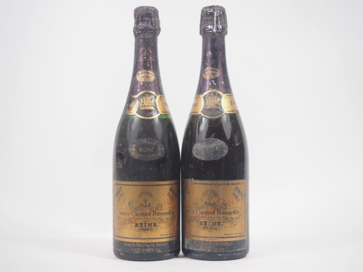 2 BOUTEILLES CHAMPAGNE VEUVE CLICQUOT PONSARDIN ROSÉ - 1970 - NIVEAU B
