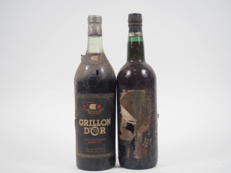 Vente aux enchères 2 VIEILLES BOUTEILLES VDN : 1 GRILLON D'OR - 1 ROUSSILLON ETA