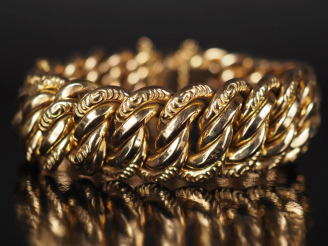 Vente aux enchères Bracelet manchette en or jaune 750, maille américaine.  Chainette de s