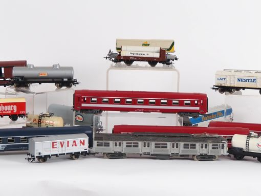 Matériel roulant en HO de marque Jouef et Ho Hornby comprenant des wag
