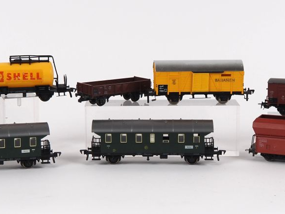 Matériel roulant en HO de marque FLEISCHMANN lot de 7 wagons divers do