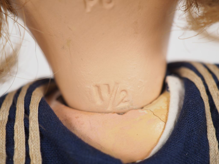 « La plus belle des Bleuette incassable » poupée Bleuette entièrement 