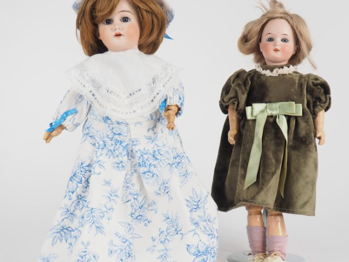 Lot de deux poupées anciennes comprenant : SMPB 8/0. Tête porcelaine, 