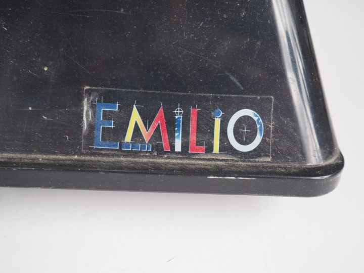 Lot de deux robots comprenant : - Robot Emilio télécommandé (état d'us