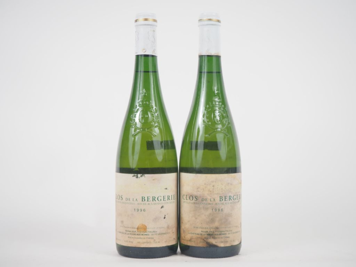 2 BOUTEILLES SAVENNIÈRES ROCHE AUX MOINES "CLOS DE LA BERGERIE" NICOLA