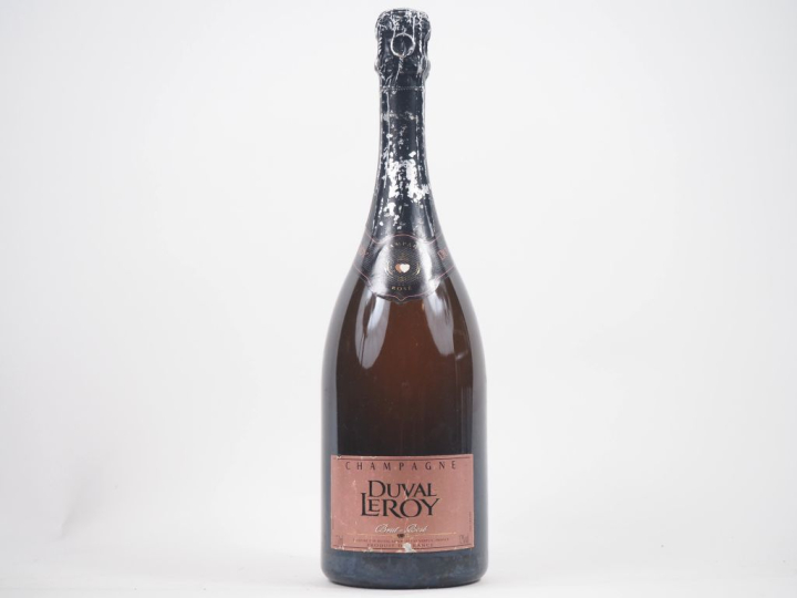 1 BOUTEILLE CHAMPAGNE ROSÉ DUVAL LEROY - COIFFE LÉGER ABIMÉE