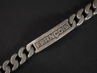 Vente aux enchères Bracelet gourmette en argent, marquée François.  Long. 20,5 cm Poids. 