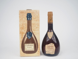 Vente aux enchères 1 BOUTEILLE ARMAGNAC LAFONTAN *** - NIVEAU LÉGER BAS/BS /COFFRET ABIMÉ
