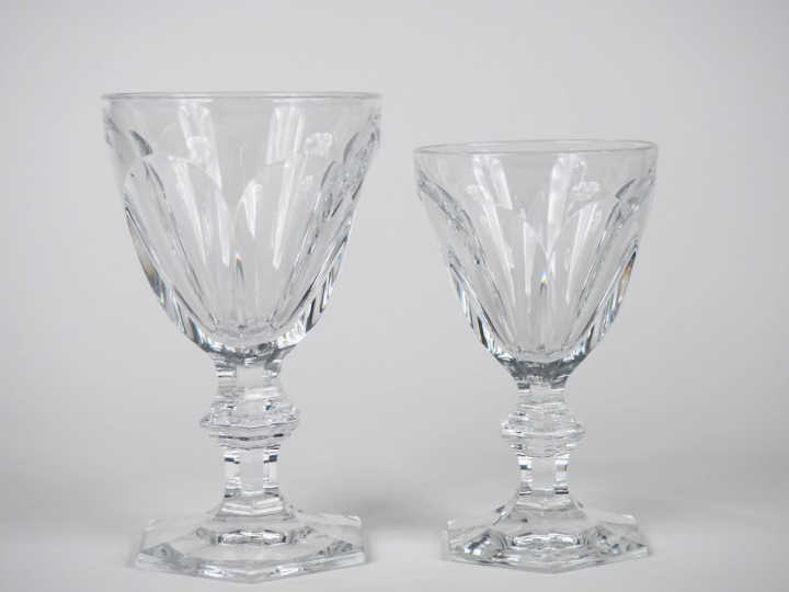 BACCARAT.  Service Harcourt en cristal comprenant :  12 verres à eau  