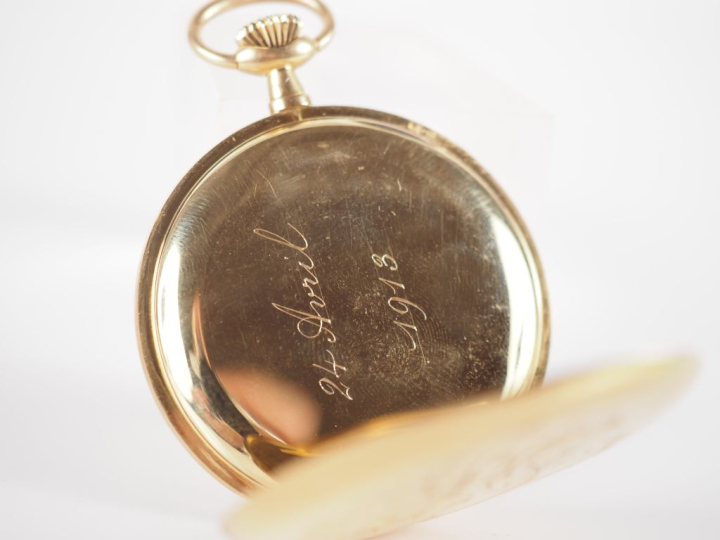 Montre de gousset en or jaune 750.  Cadran à chiffres arabes pour les 