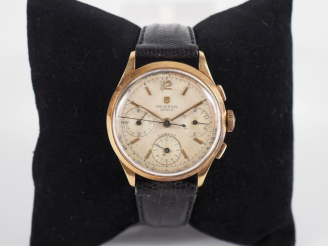 Vente aux enchères UNIVERSAL GENEVE, Compax Montre bracelet chronographe, boitier en or j
