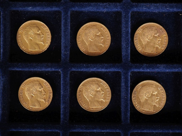 Six pièces de 20 Francs or, 1858-A (x5) et 1858-BB. FRAIS ACHETEURS 10
