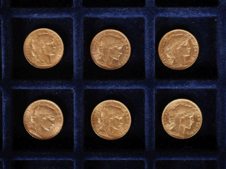 Vente aux enchères Six pièces de 20 Francs or, 1910 (x2), 1911, 1912 (x2) et 1913. FRAIS 