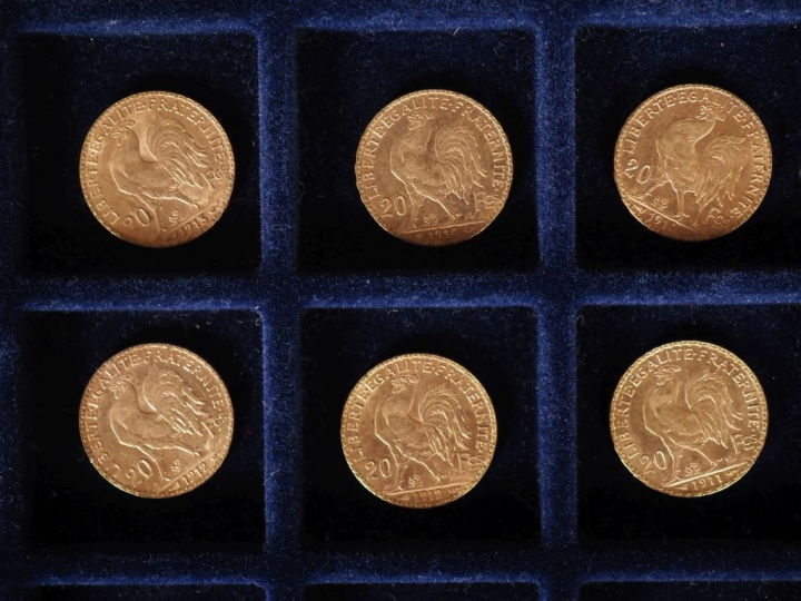 Six pièces de 20 Francs or, 1910 (x2), 1911, 1912 (x2) et 1913. FRAIS 