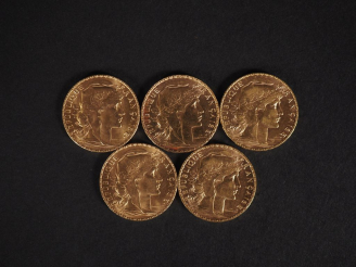 Vente aux enchères Cinq pièces de 20 Francs or, 1909, 1910 (x2), 1913 et 1914. FRAIS ACHE