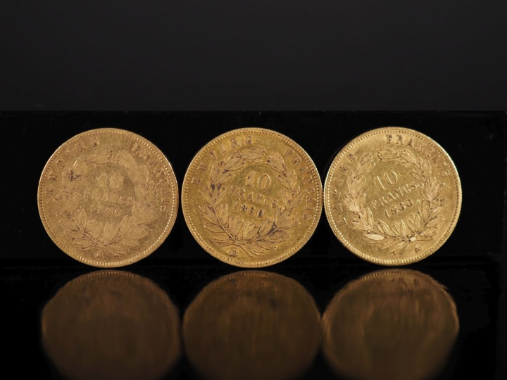 Trois pièces de 10 Francs or, Napoléon III Empereur, 1860-A (x2) et 18