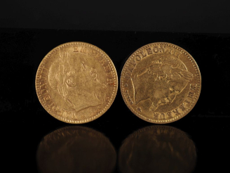 Vente aux enchères Deux pièces de 10 Francs or, Napoléon III Empereur, 1864-A et 1864-BB.