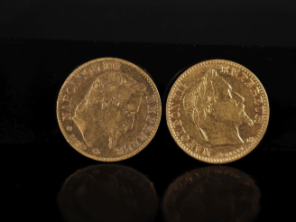 Vente aux enchères Deux pièces de 10 Francs or, Napoléon III Empereur, 1865-A et 1865-BB.