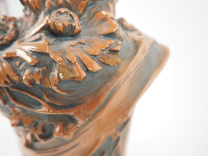 Vase et jardinière Art Nouveau en céramique ocre et bleue, décor de fl