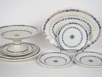 Vente aux enchères Partie de service de table en faience Manufacture Bourgeois, modèle "R