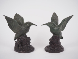 Vente aux enchères Paire de sujets Art Déco en métal bicolore figurant des Martin Pêcheur