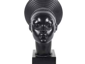 Vente aux enchères C. ANDREA.  "Princesse africaine" Sculpture en plâtre laqué noir Signé