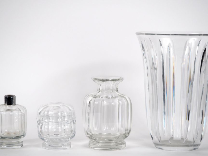 BACCARAT.  2 vases en cristal Signés H. 24,5 cm et 15 cm On y joint un