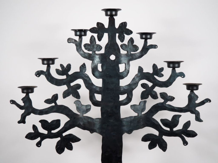 BERTIL VALLIEN.  "Tree of life" Chandelier sur pied en fer éclairant à