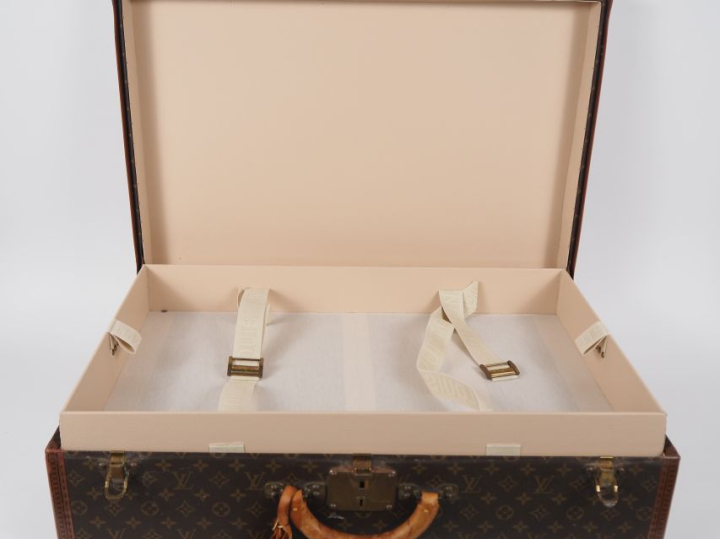 Louis VUITTON. Valise rigide Loziné Alzer, avec son plateau intérieur 