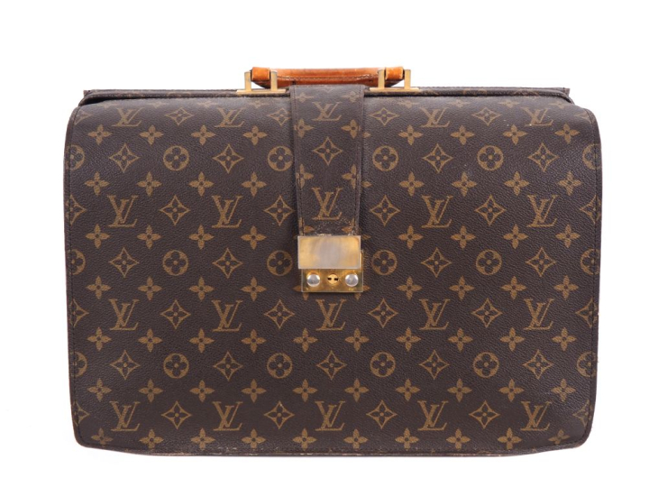 Louis VUITTON. Serviette porte documents à soufflets avec ouverture « 