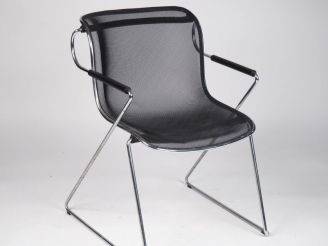 Vente aux enchères Charles POLLOCK.  Fauteuil "pénélope" en métal et métal chromé.