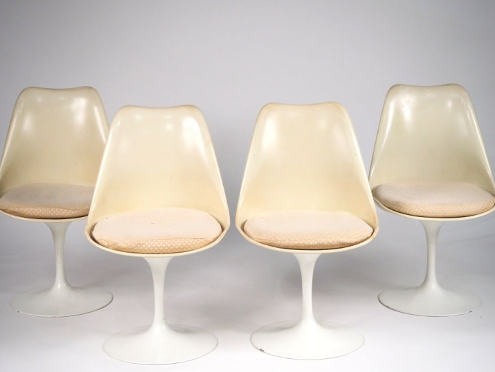 SAARINEN pour KNOLL.  4 "tulip chair"  Signées (usures)