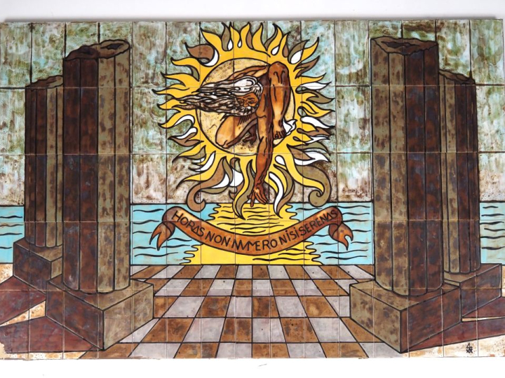 Grand panneau polychrome XXème en carreaux de céramique figurant Poséi