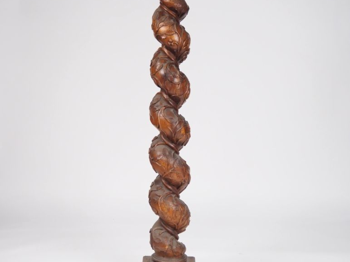 Sellette XIXème en bois tourné et sculpté, à décor de feuille de vigne