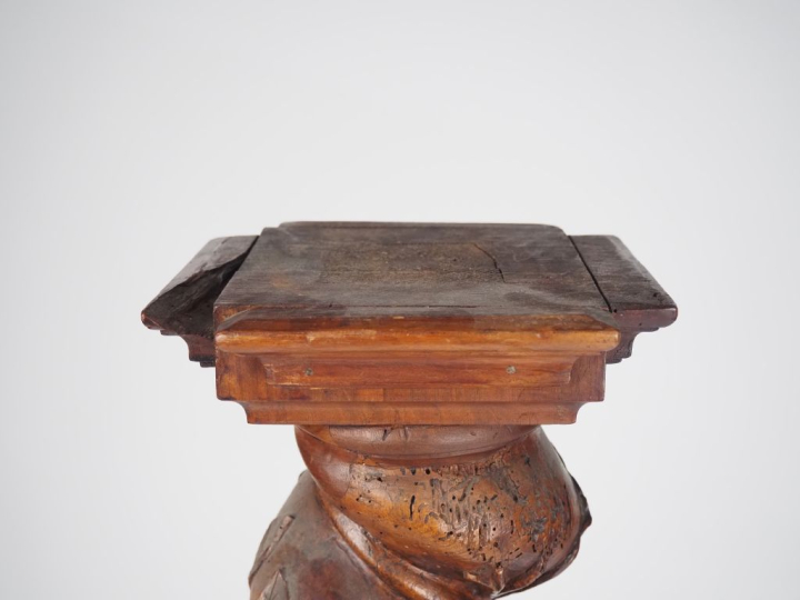 Sellette XIXème en bois tourné et sculpté, à décor de feuille de vigne