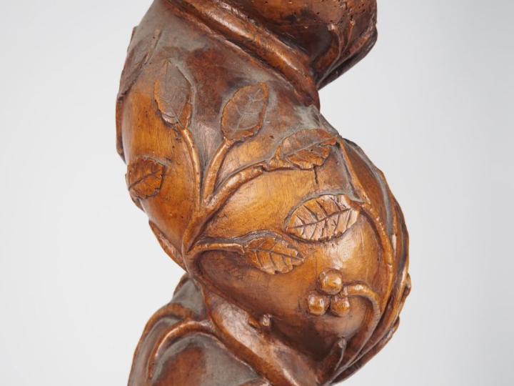 Sellette XIXème en bois tourné et sculpté, à décor de feuille de vigne