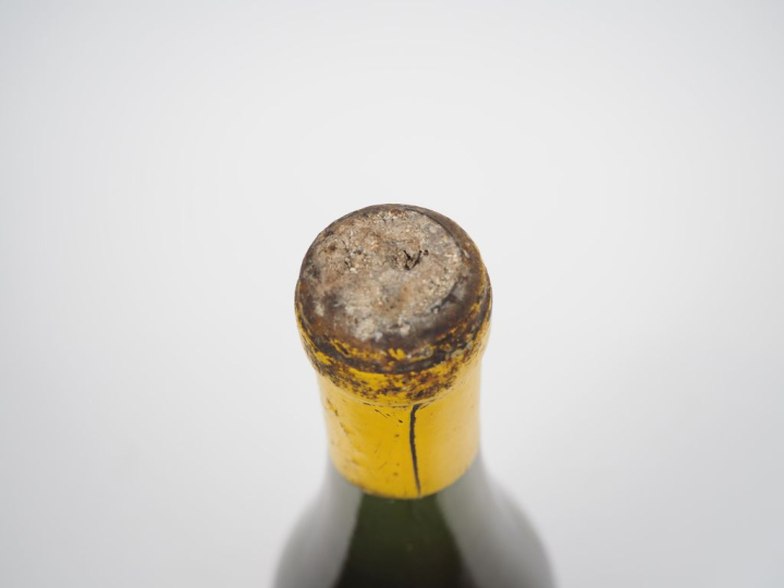 1 BOUTEILLE CHEVALIER MONTRACHET "LES DEMOISELLES" LOUIS LATOUR - 1947