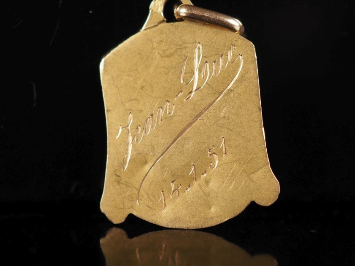 Médaille religieuse en or jaune 750, figurant Saint Jean-Baptiste à l'