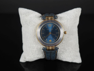 Vente aux enchères MICHEL HERBELIN, Newport Montre bracelet en métal.  Cadran rond à fond