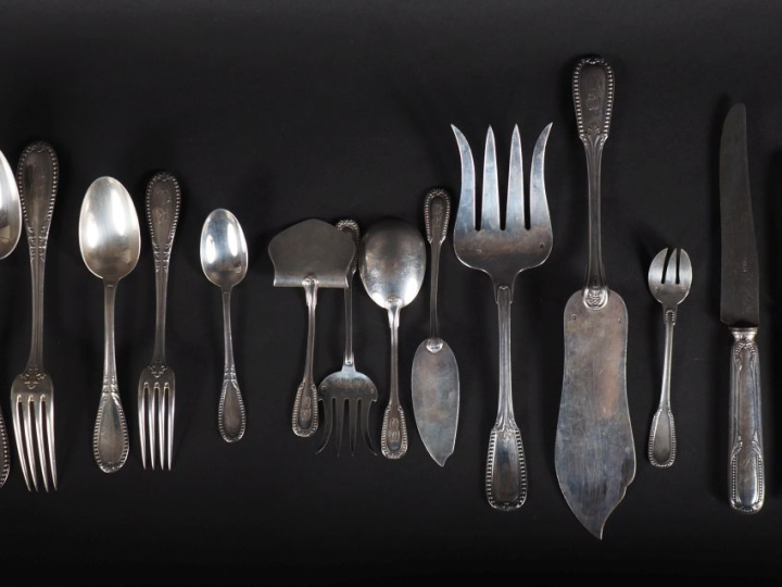 Partie de ménagère de style Louis XVI en argent 925, poinçon Minerve, 