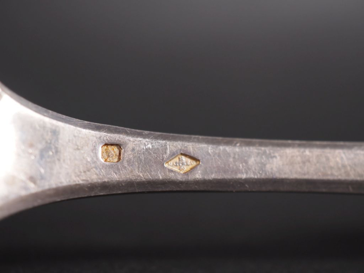 Partie de ménagère en argent 925, poinçon Minerve, à décor de monogram