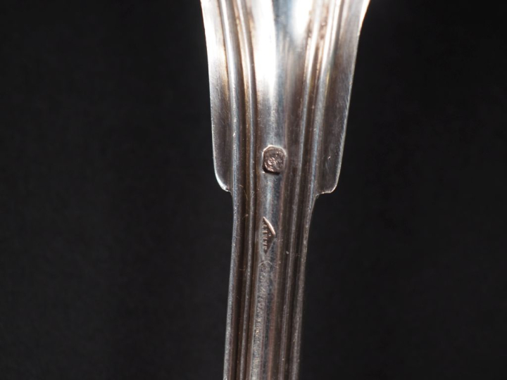 Suite de trois grands couverts et deux grandes cuillères en argent 925