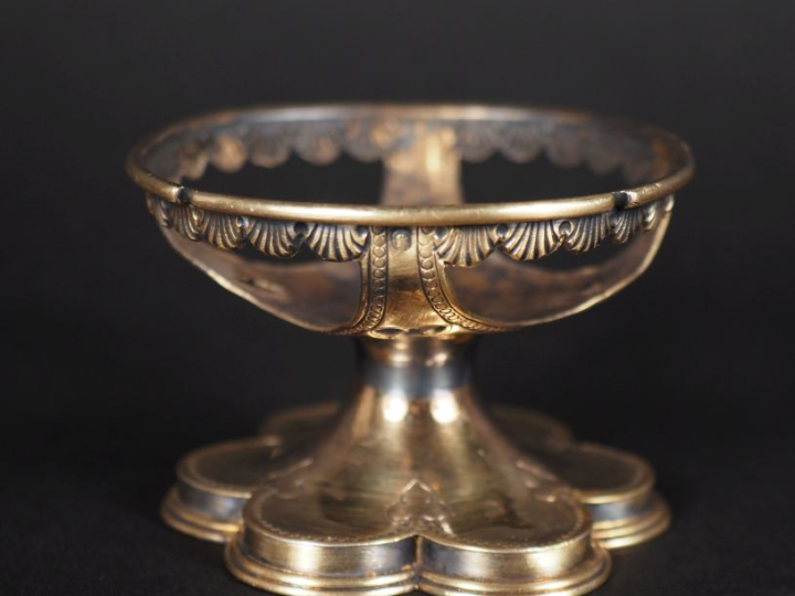 Elément d'objet probablement religieux en argent doré 925, poinçon Min