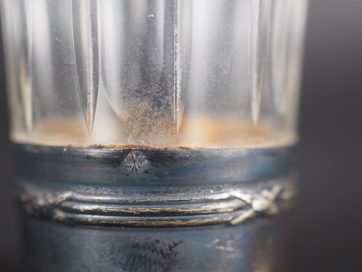 Suite de trois verres à liqueur en verre et argent 925, poinçon Minerv