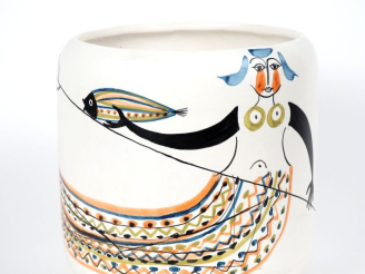 Vente aux enchères CAPRON.  Grand vase cylindrique en céramique à décor de sirène et de p