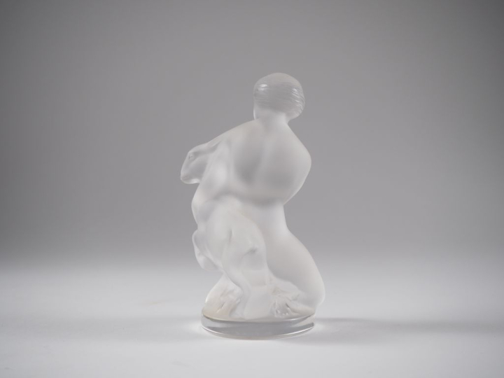 LALIQUE.  "Diane au faon".  Statuette en cristal  Signée Lalique Franc