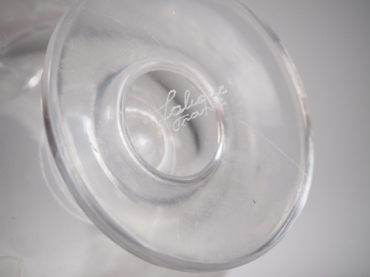 LALIQUE.  Vase "Dampierre" en cristal  Signé Lalique France H. 12 cm