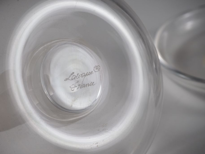 LALIQUE France.  2 différents baguiers en cristal Signés (une micro ég