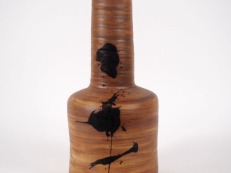 Vente aux enchères Poterie de La Colombe.  Pied de lampe en grès  Signé H. 42 cm