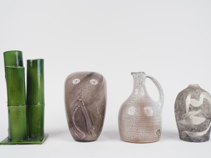 Ensemble comprenant :  un pichet 1960 en céramique de Vallauris,  pich
